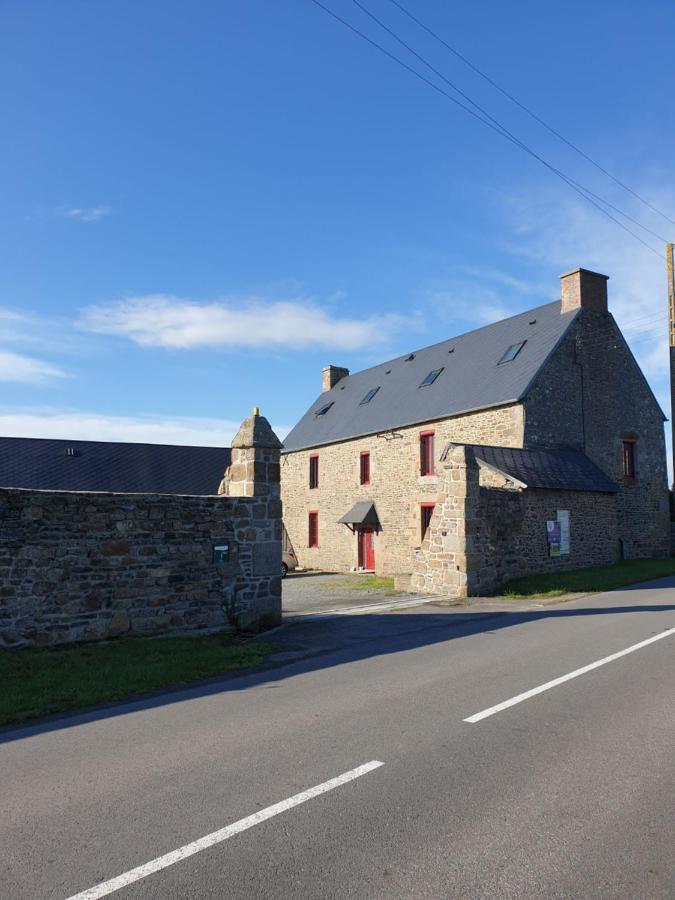 Chambres De Villee Saint-Georges-de-Gréhaigne Exteriér fotografie